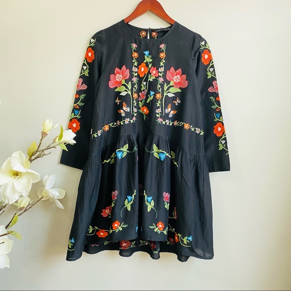 Zara floral embroidery shift dress in black color - Picture 2 of 10